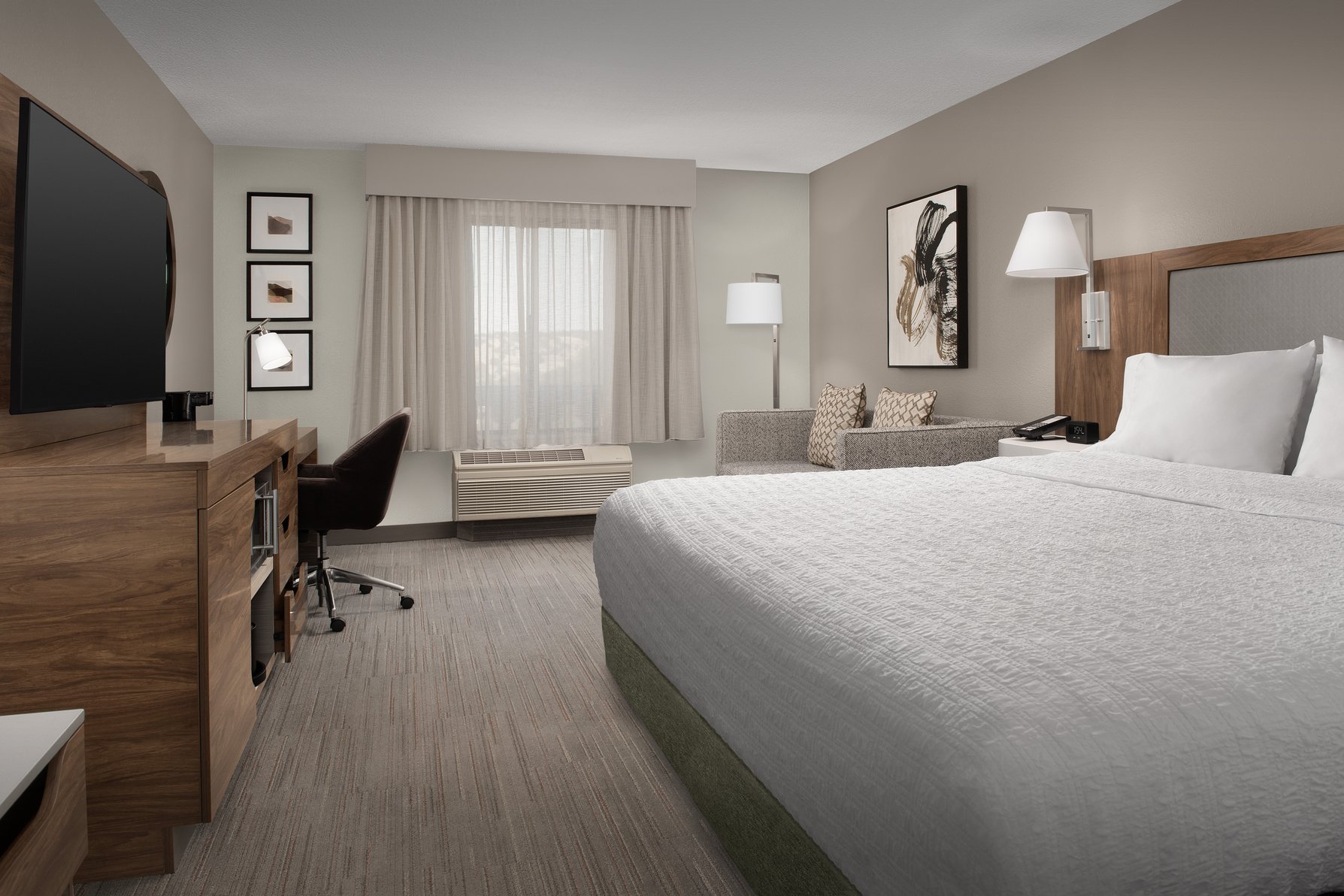 Hampton Inn & Suites by Hilton Paso Robles Room Type - King Room with King Bed - Non-Smoking