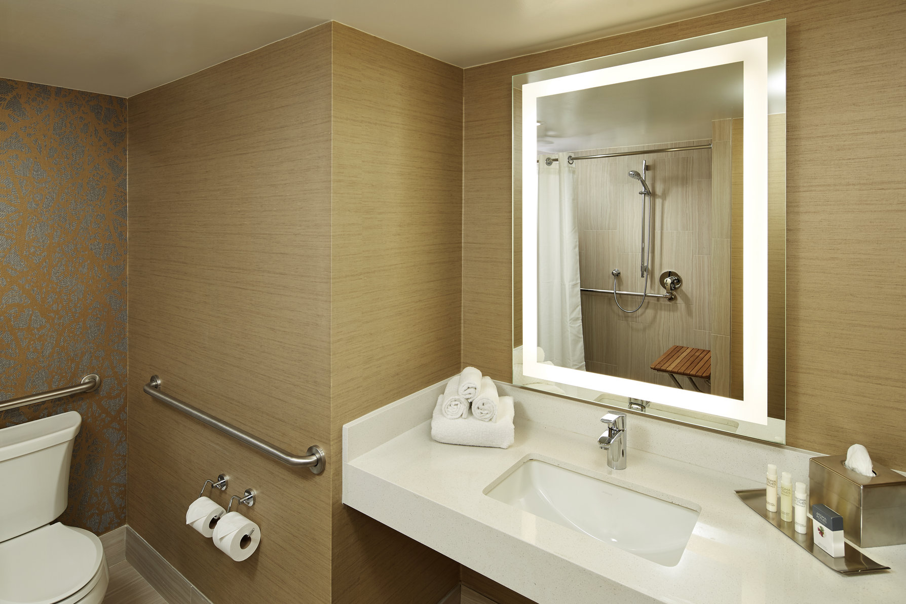 DoubleTree by Hilton Hotel Golf Resort Palm Springs Room Type - 1K ACC RI SHWR POOL MTN VW