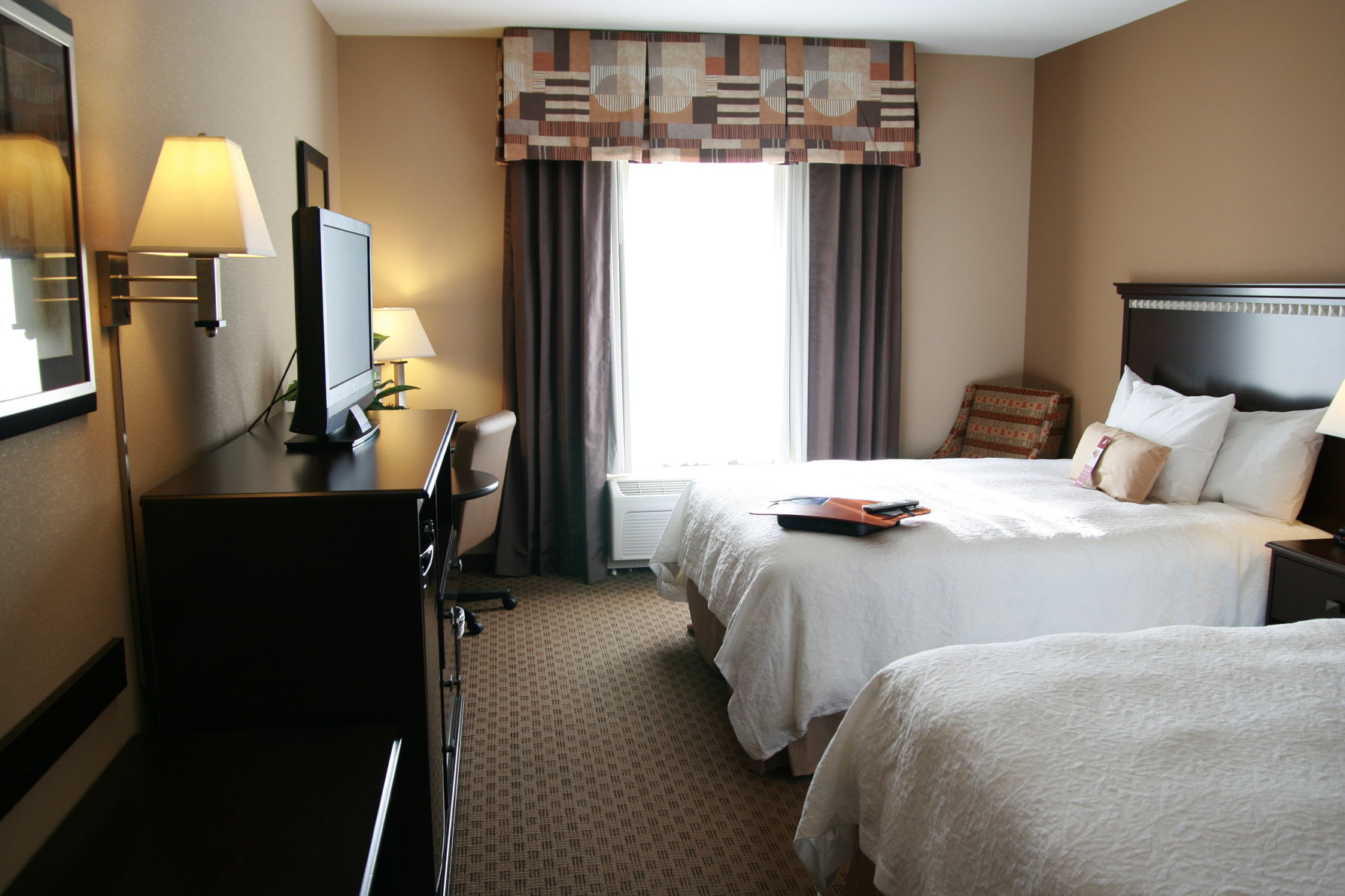 Hampton Inn by Hilton Topeka Room Type - 2 QN BEDS NONSM REFRIG MIC
