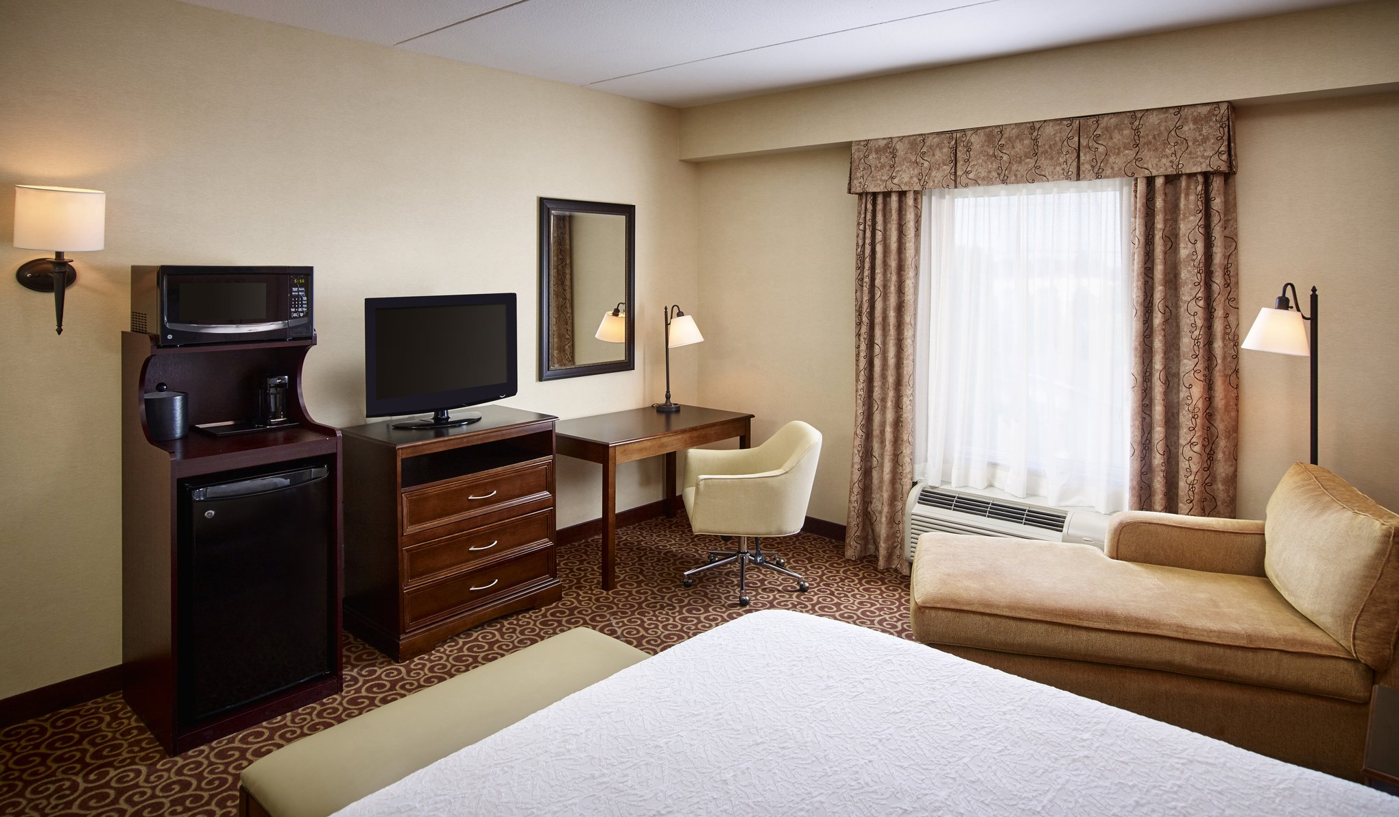 Hampton Inn by Hilton North Bay Room Type - 1 KING ACCESSIBLE NONSMOK
