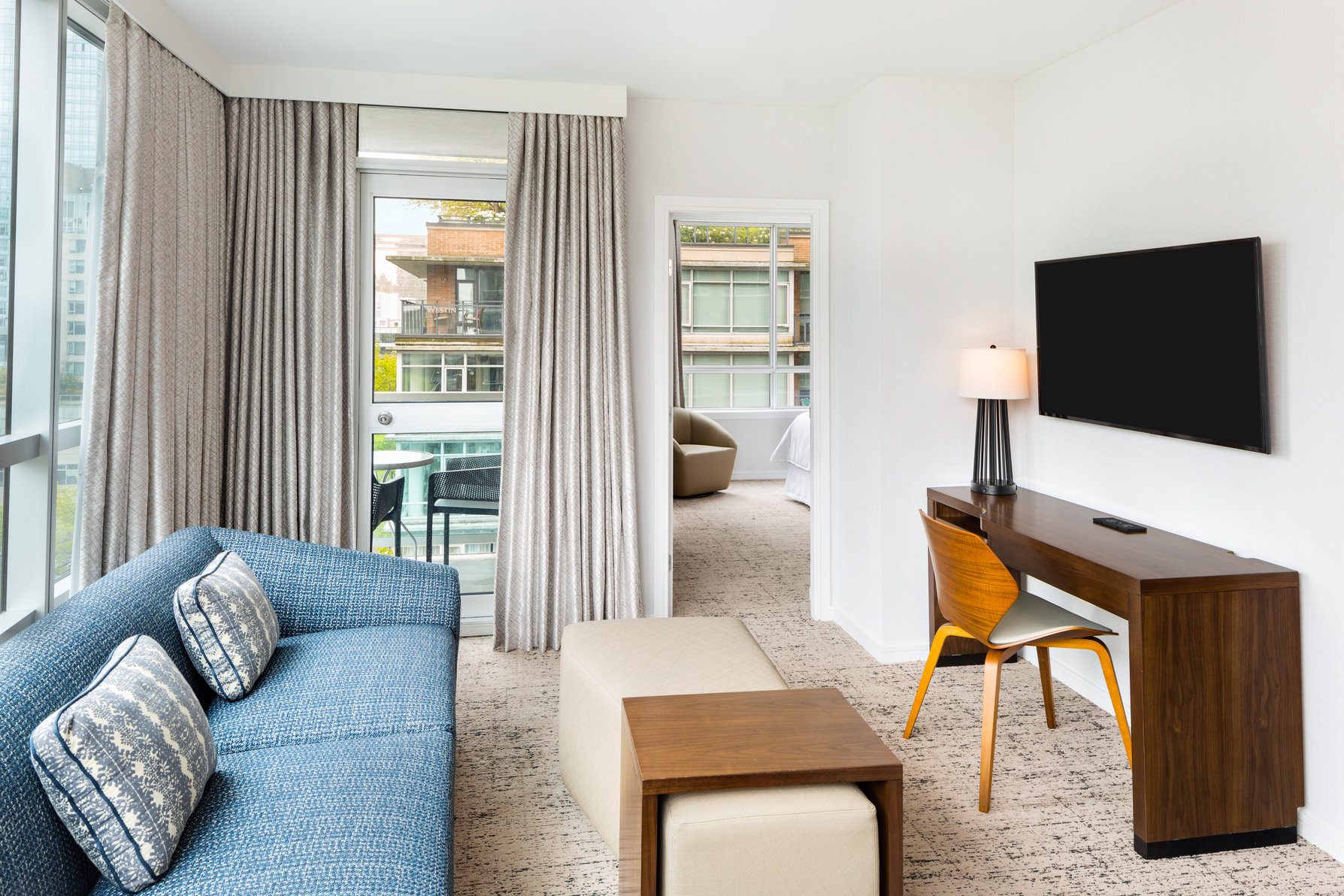 Hilton Vancouver Downtown Room Type - 1 KG BALCONY 2 RM SUITE