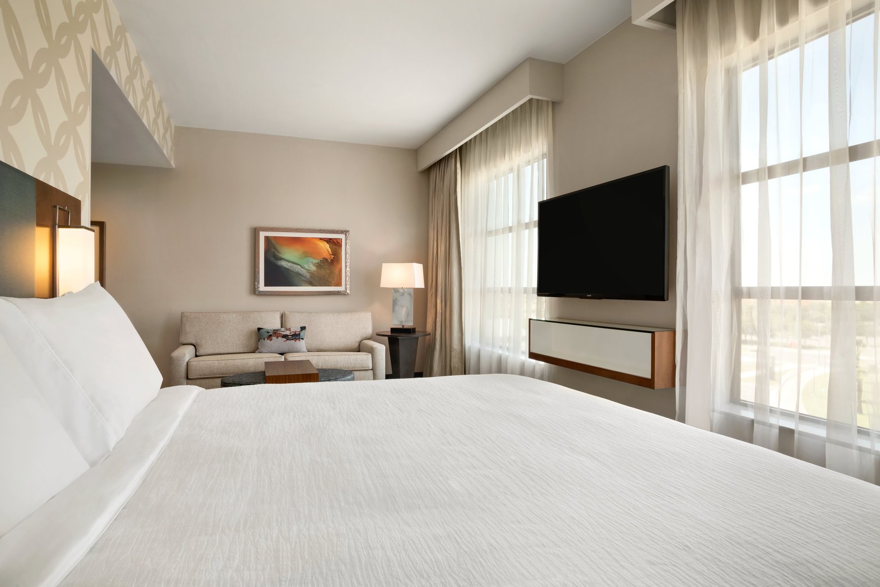 Embassy Suites by Hilton McAllen Convention Center Room Type - 1KG PREM STUDIO ACC TUB NS