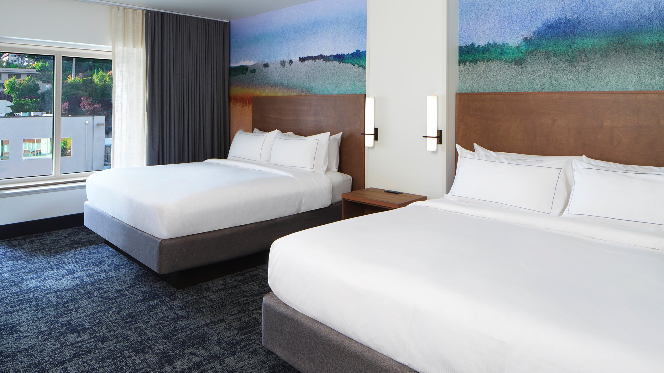 River's Edge Hotel Portland, Tapestry Collection by Hilton Room Type - 2 KING MOB ACCESS BATHTUB