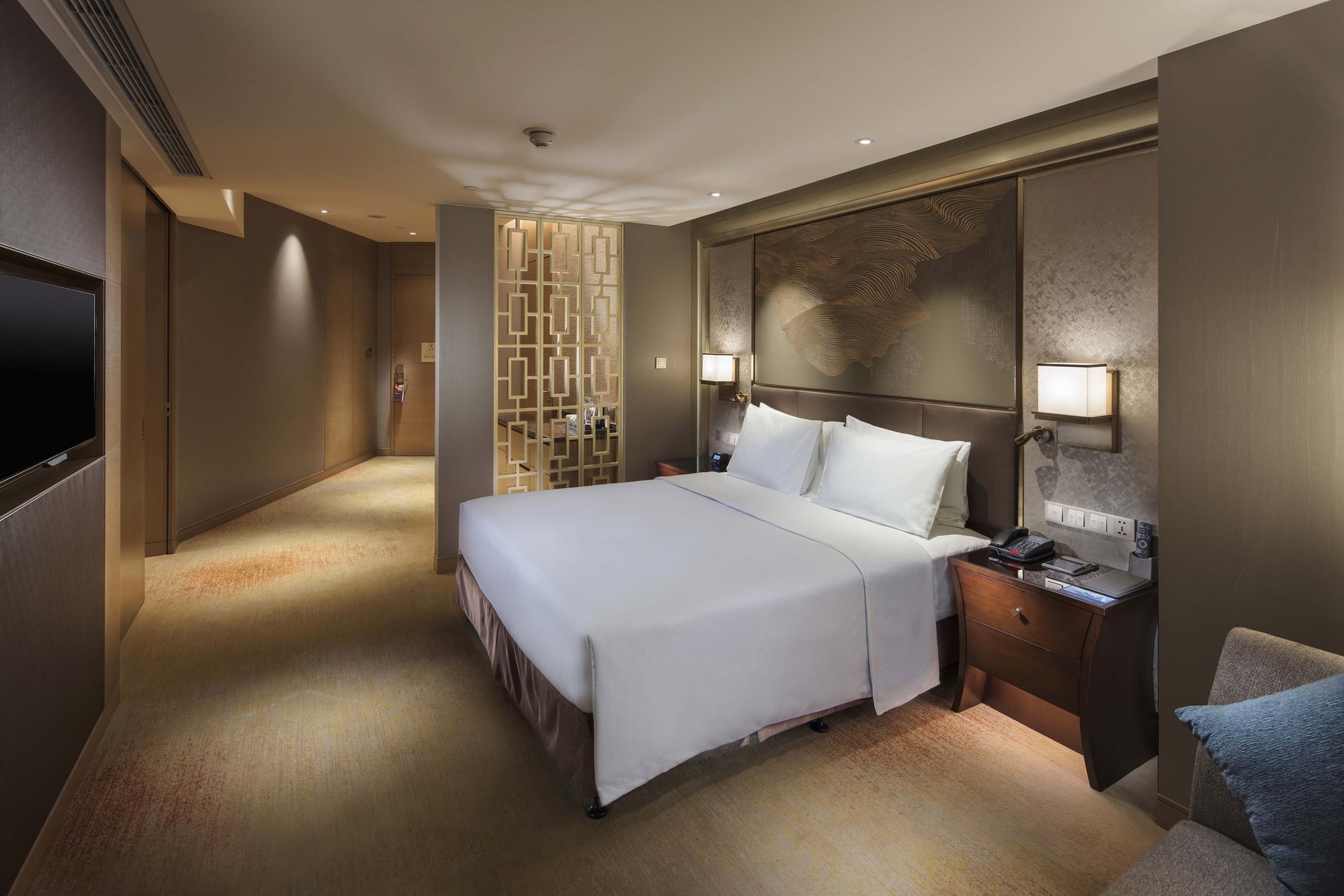 Hilton Yantai Room Type - KING EXECUTIVE DLX SEAVIEW