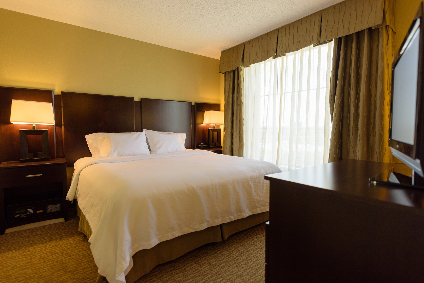 Embassy Suites Minneapolis - North Room Type - 1KG STE ACC RI SHWR NO SMK