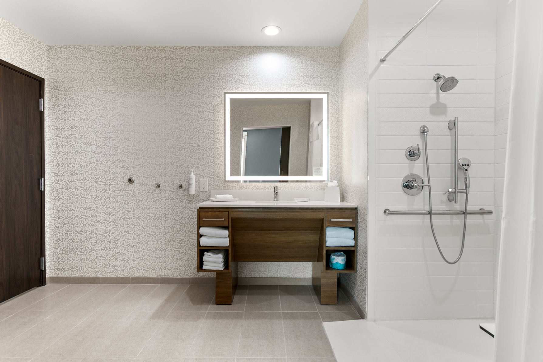 Home2 Suites by Hilton Phoenix Downtown Room Type - 2Q MB HR ACC RI SHWR STDO
