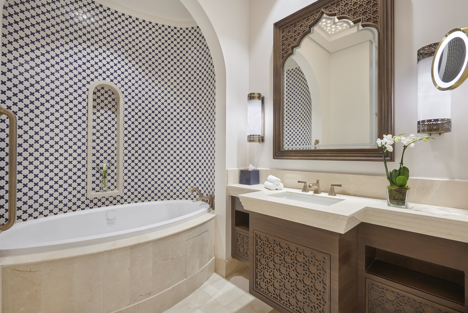 Hilton Salwa Beach Resort & Villas Room Type - TWO QN BEDS GST RM W  VIEW