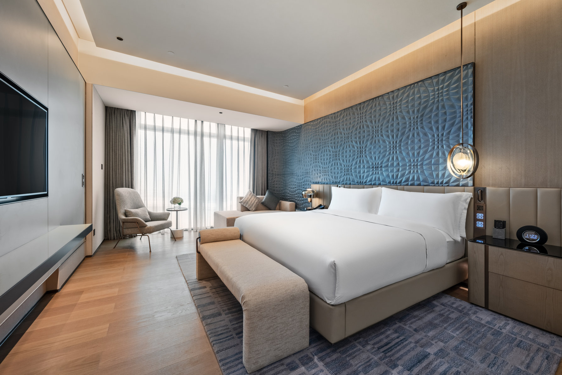 Hilton Shenzhen World Exhibition & Convention Center Room Type - KING DELUXE SUITE