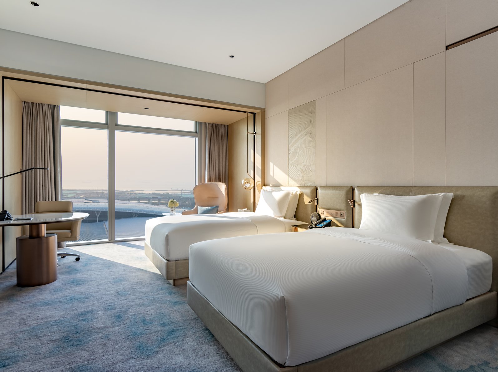 Hilton Shenzhen World Exhibition & Convention Center Room Type - TWIN PREMIUM ROOM SEA VIEW