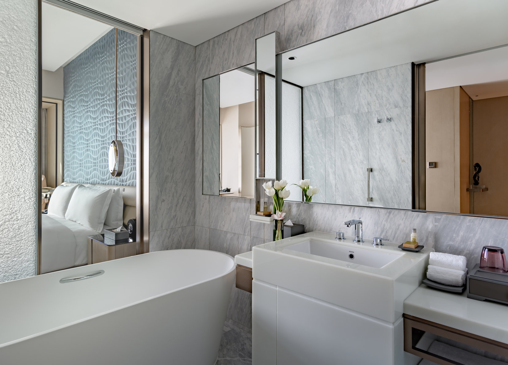 Hilton Shenzhen World Exhibition & Convention Center Room Type - KING GUEST ROOM