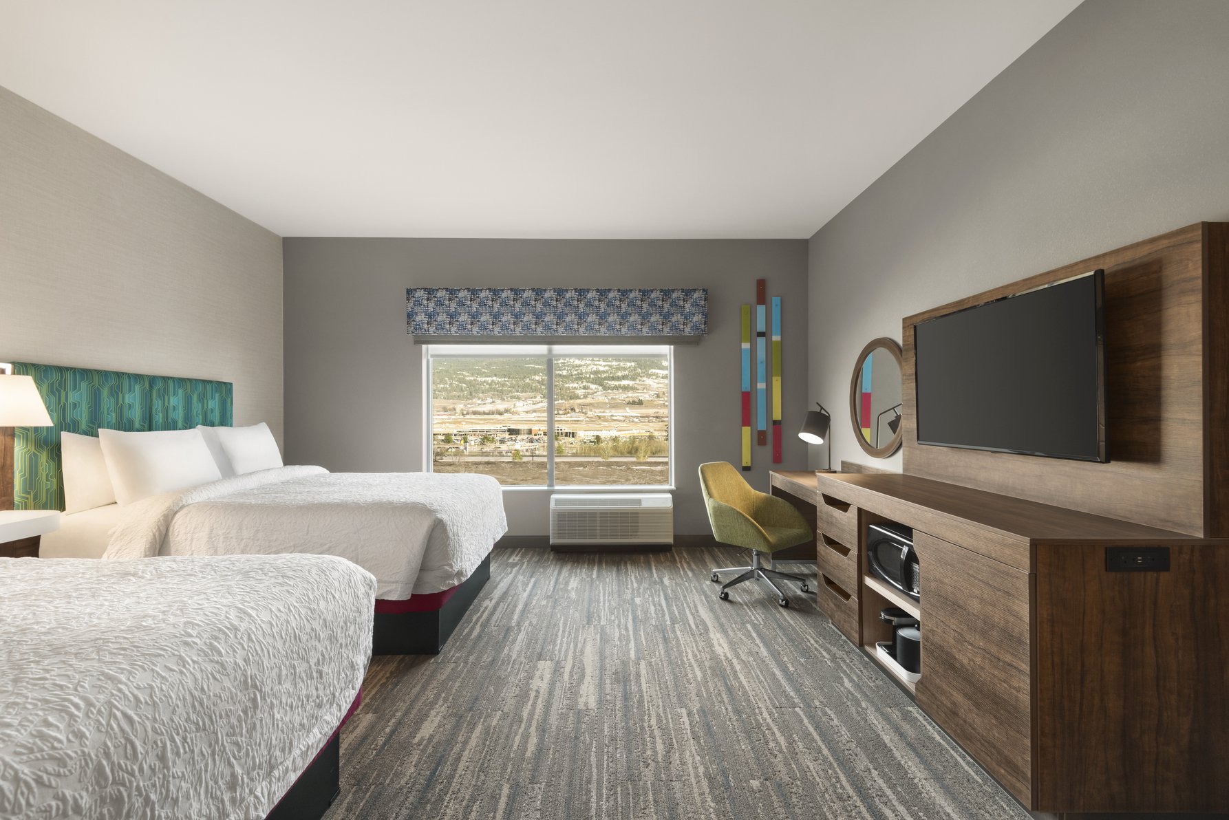 Hampton Inn & Suites Kelowna, British Columbia, Canada Room Type - 2 QNS HEARING ACC NOSMOK