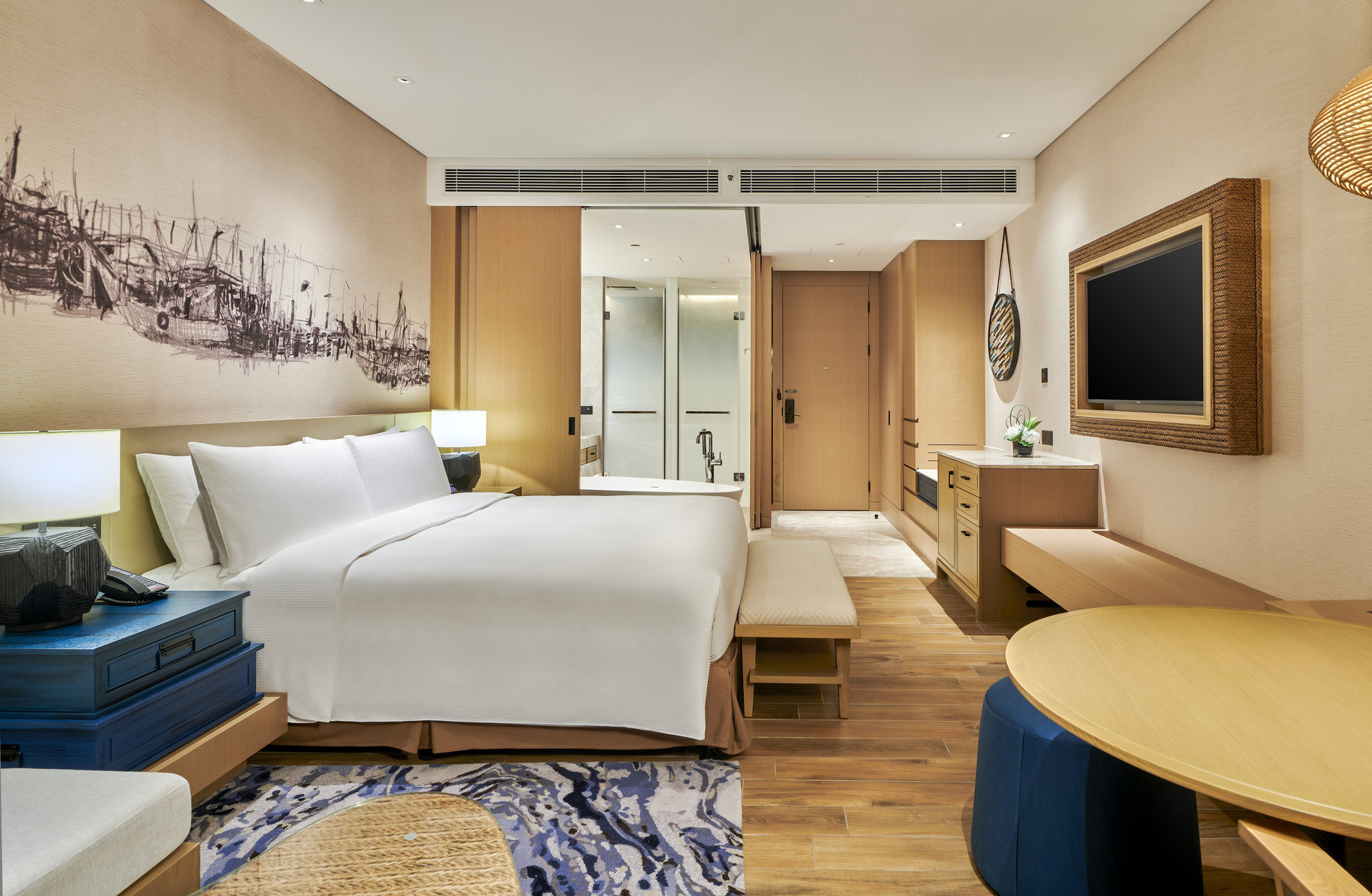 DoubleTree by Hilton Shanwei Room Type - DELUXE KING ROOM