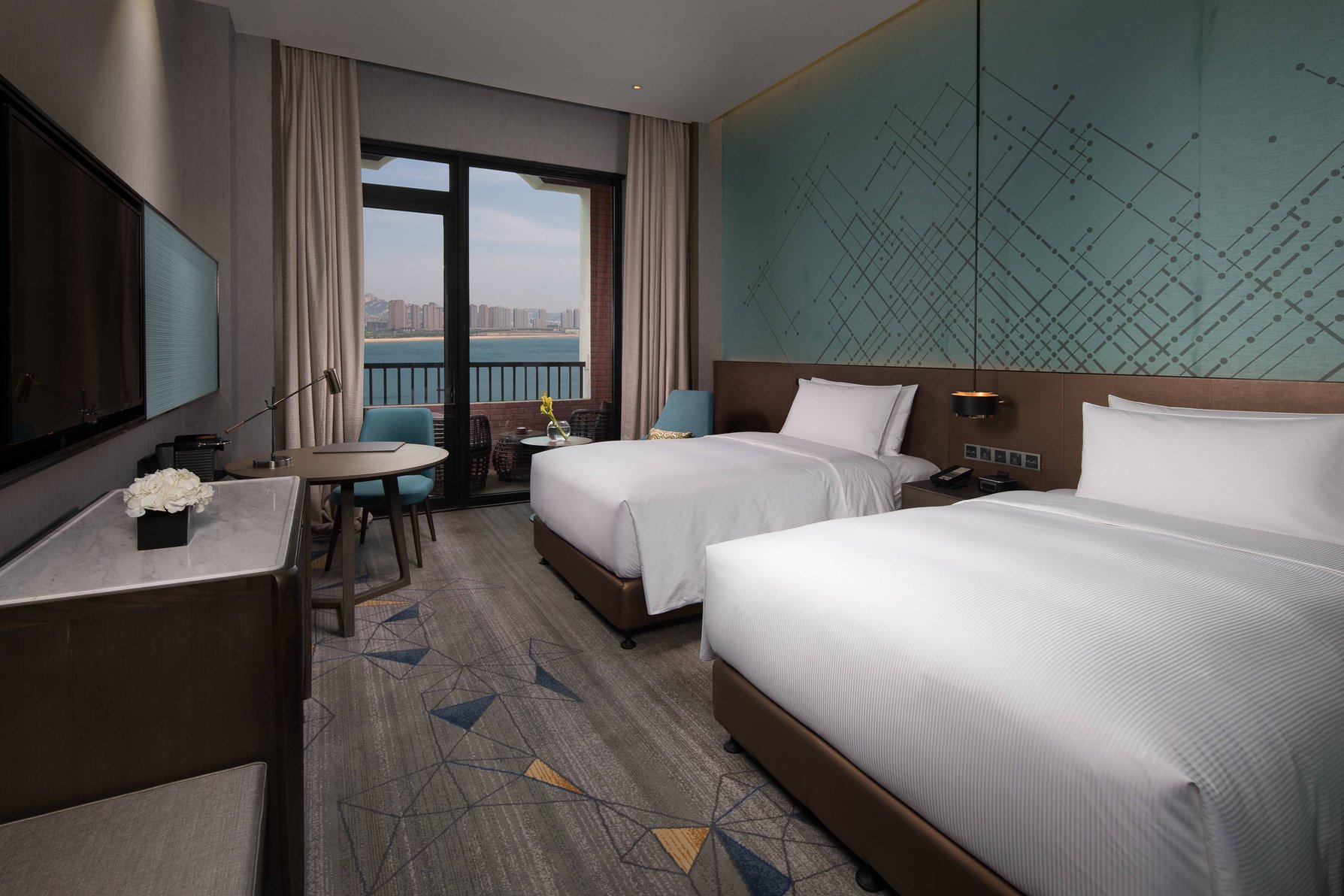 DoubleTree by Hilton Qingdao Oriental Movie Metropolis Room Type - TWIN DELUXE ROOM SEA VIEW