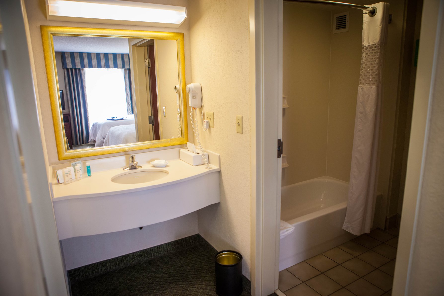 Hampton Inn & Suites, Springfield SW Room Type - 1KN HEARING ACC STUDIO NS