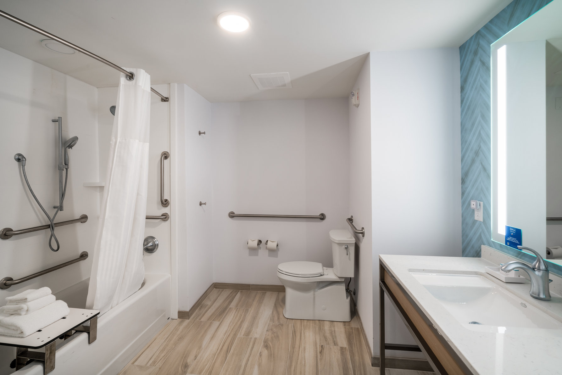 Hilton Garden Inn Brunswick, GA Room Type - 1 KING HEARING ACCESSIBLE
