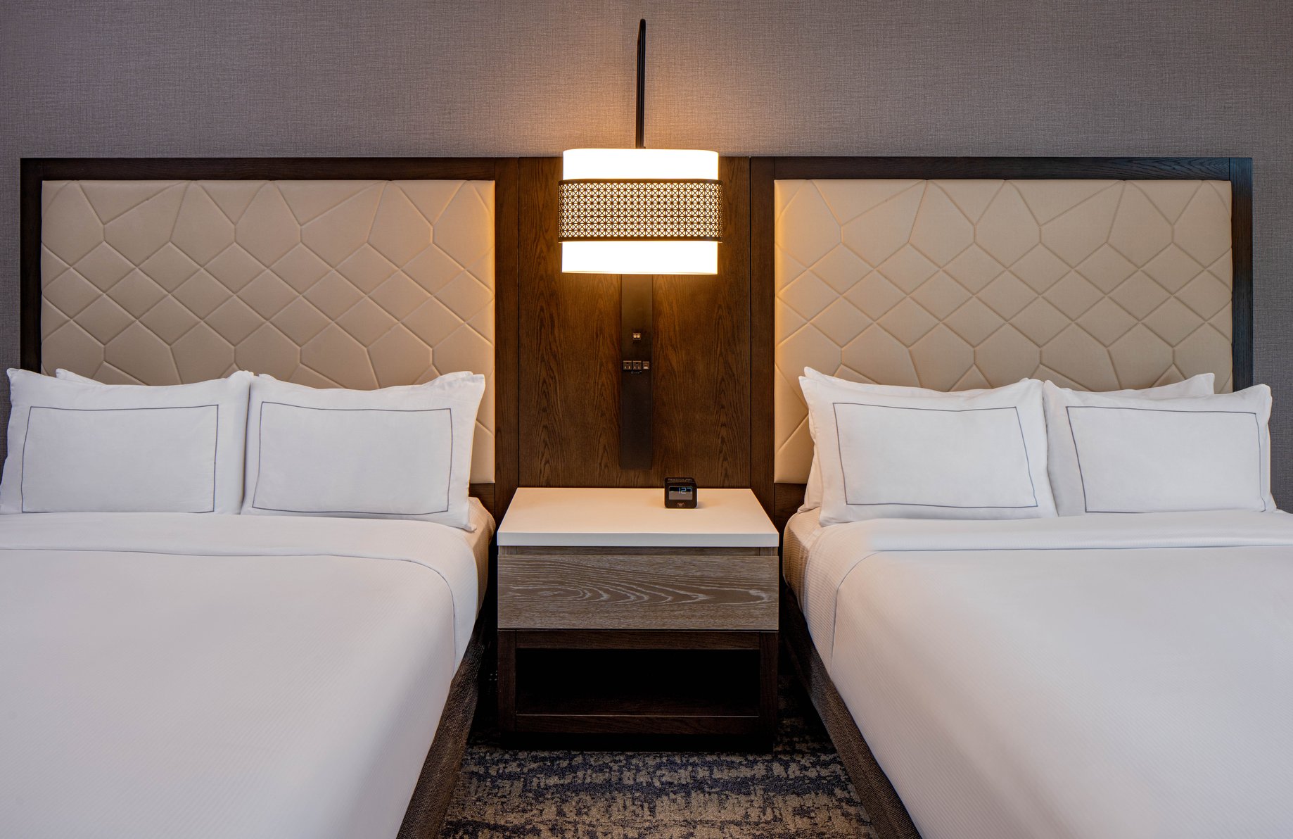 Hilton Shreveport Room Type - 2QN MOB HEARING ACC W TUB