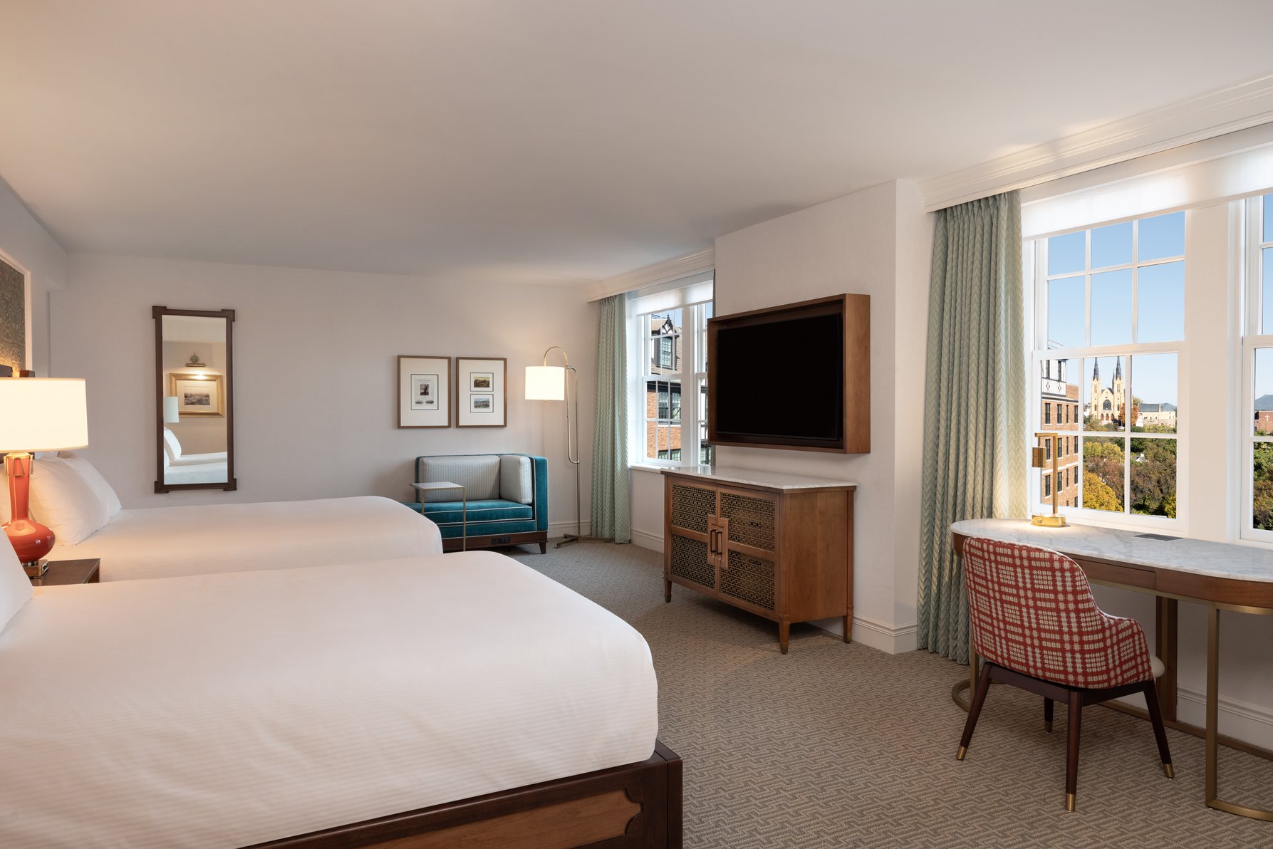 Hotel Roanoke & Conference Center, Curio Collection by Hilton Room Type - 2 QUEEN MOB ACC 3X3 SHOWER