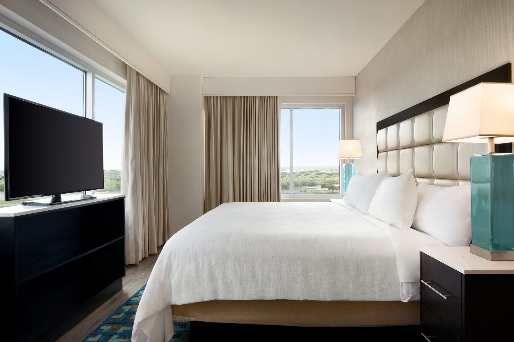 Embassy Suites by Hilton San Antonio Landmark Room Type - 1 KG MOB HR RI SHWR STUDIO