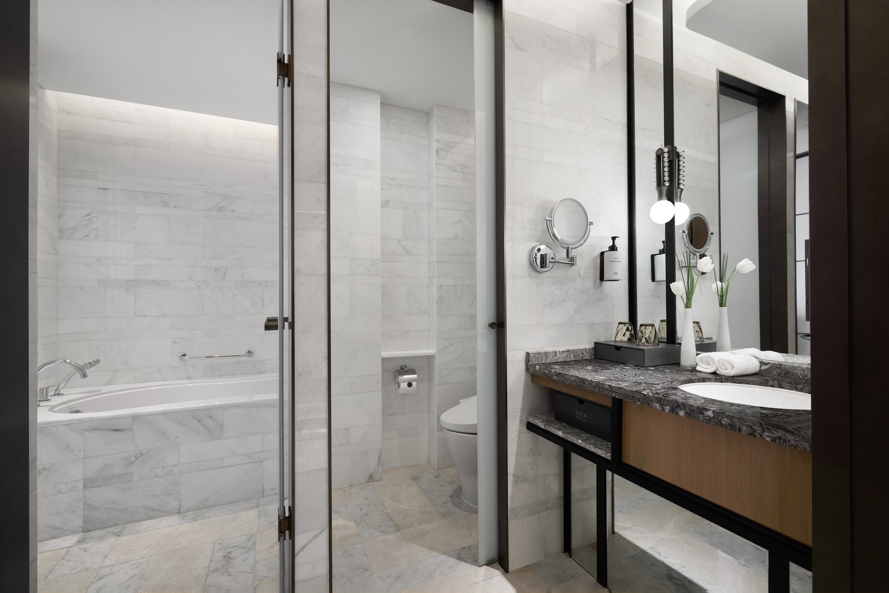 Conrad Shanghai by Hilton Room Type - KING EXECUTIVE BUND VIEW R