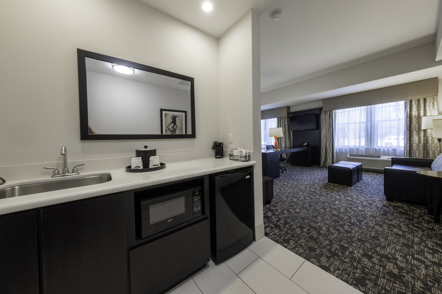 Hampton Inn and Suites DuPont Room Type - 2 QNS ACC TUB STUDIO NONSK