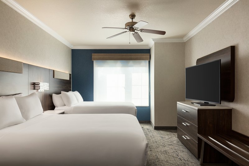SUITE 2BD HEAR ACCESSIBLE TUB NOSMK