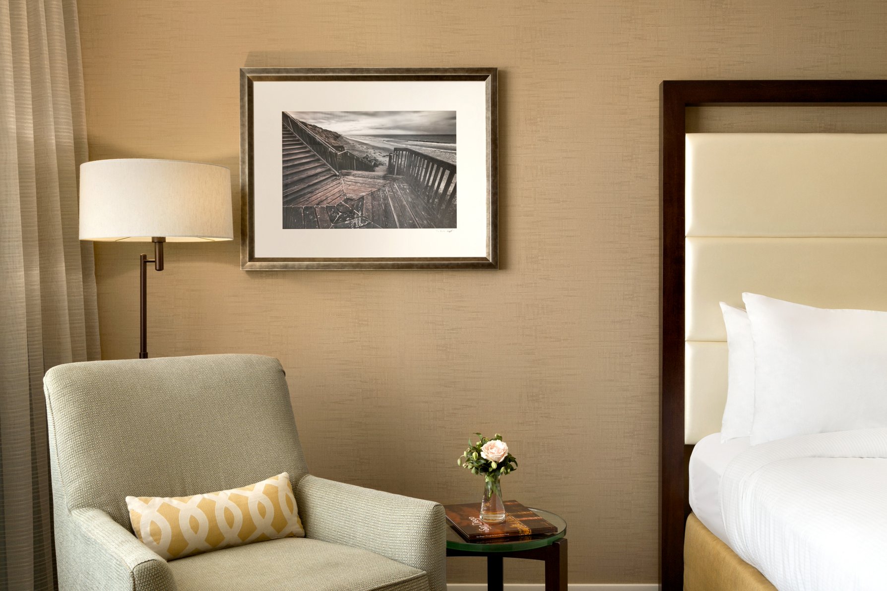 Cape Rey Carlsbad Beach, a Hilton Resort and Spa Room Type - 1KNG MOB HEARING ACC W TUB