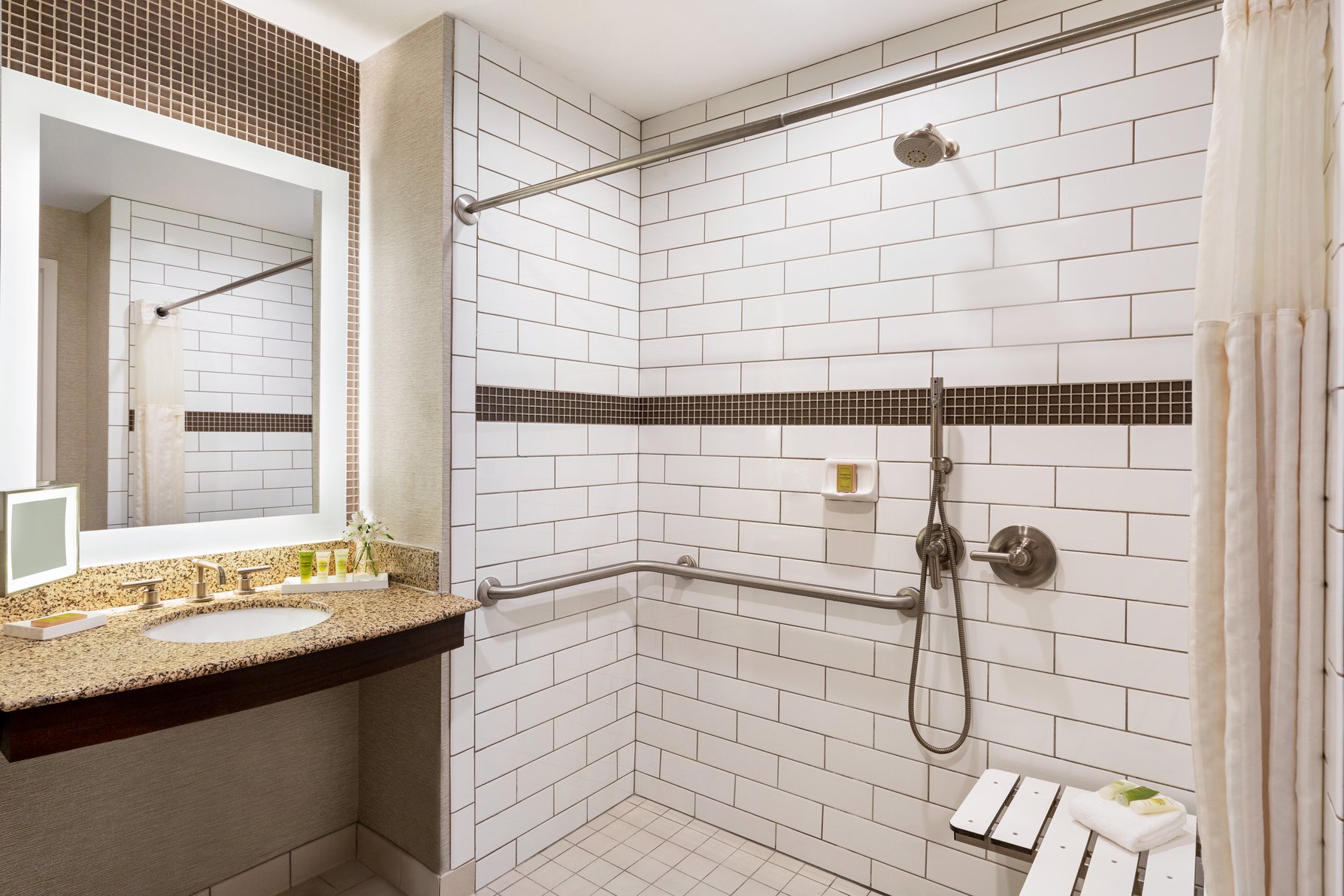 Cape Rey Carlsbad Beach, a Hilton Resort and Spa Room Type - 2 QN MOB HEAR ACC RI-SHW