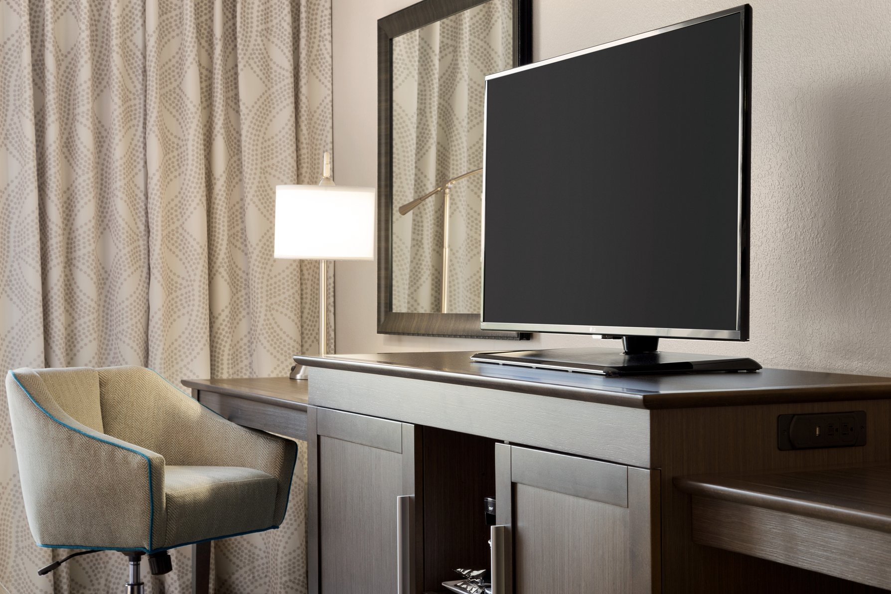 Hampton Inn by Hilton Stow Room Type - 1KING EXEC SFBD MOB ACC NS