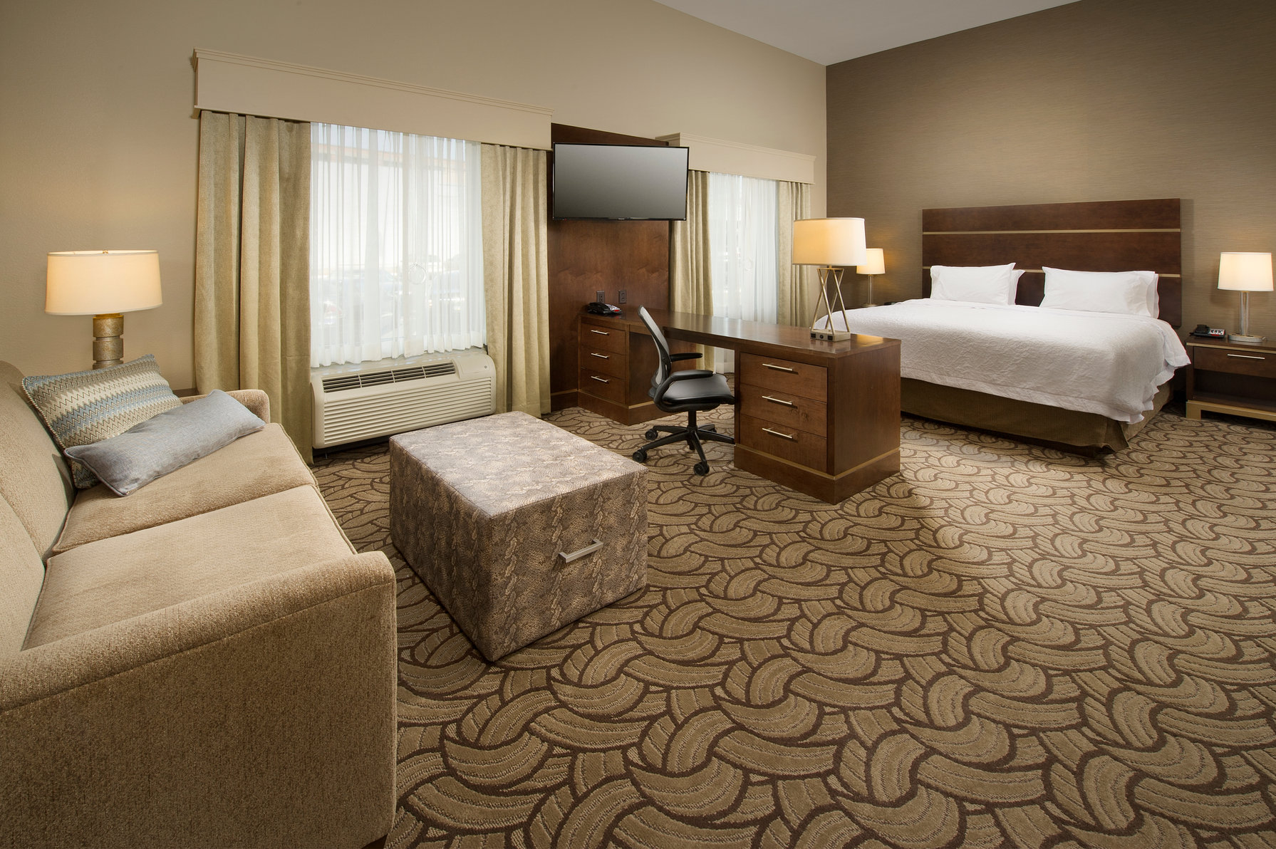 Hampton Inn & Suites San Antonio/ Market Square, TX Room Type - 1KN MOB HEA ACC RIS STU NS