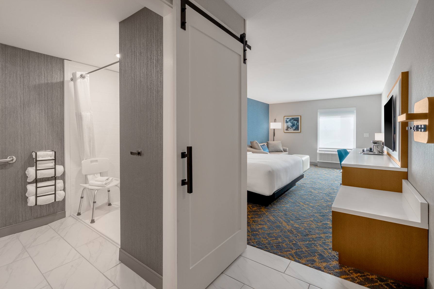 DoubleTree by Hilton Sioux City Room Type - 1 KING MB ACC RI SHWR STDO