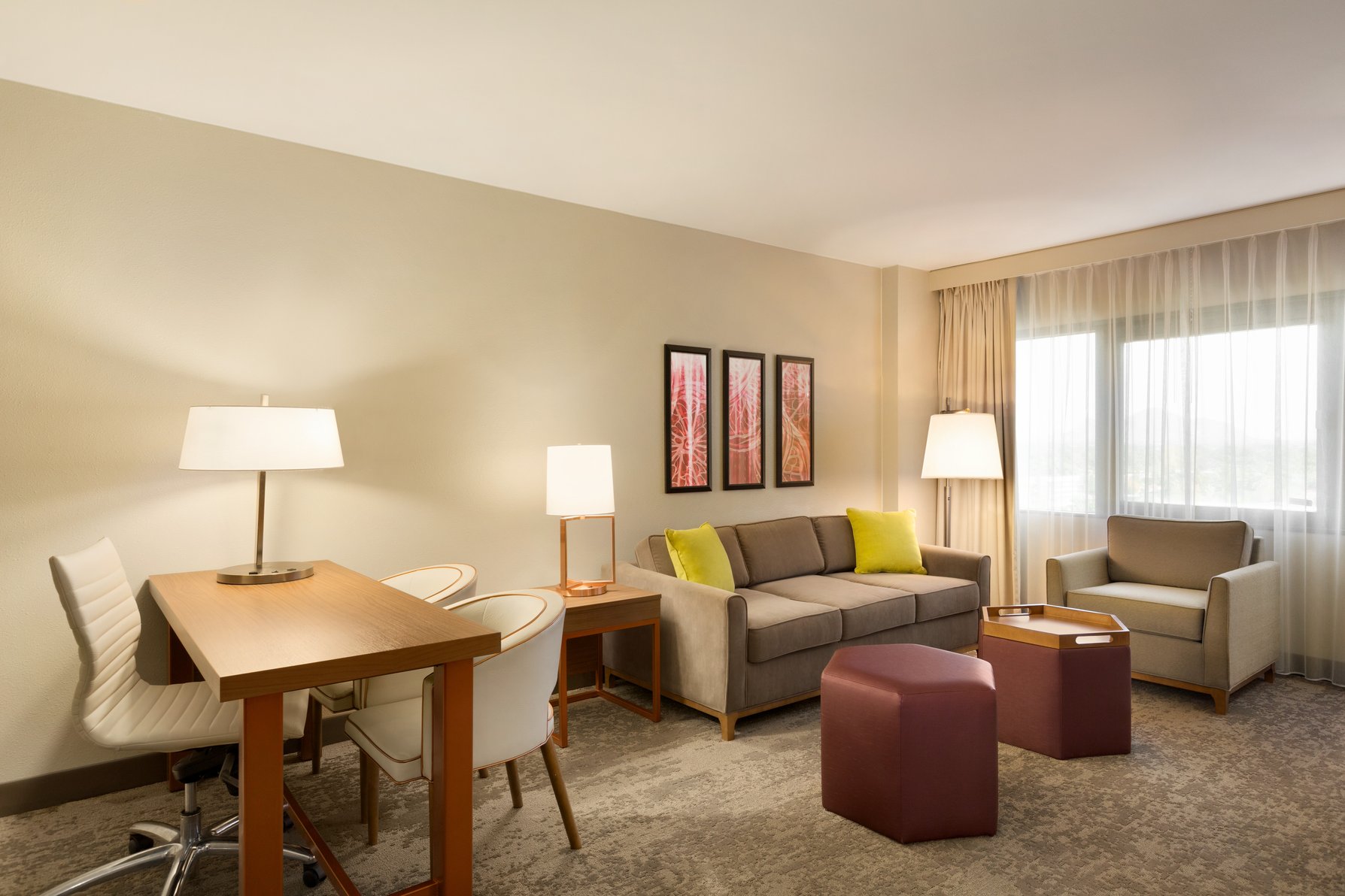 Embassy Suites by Hilton Phoenix Downtown North Room Type - 1KG STE ACC RI SHWR NO SMK