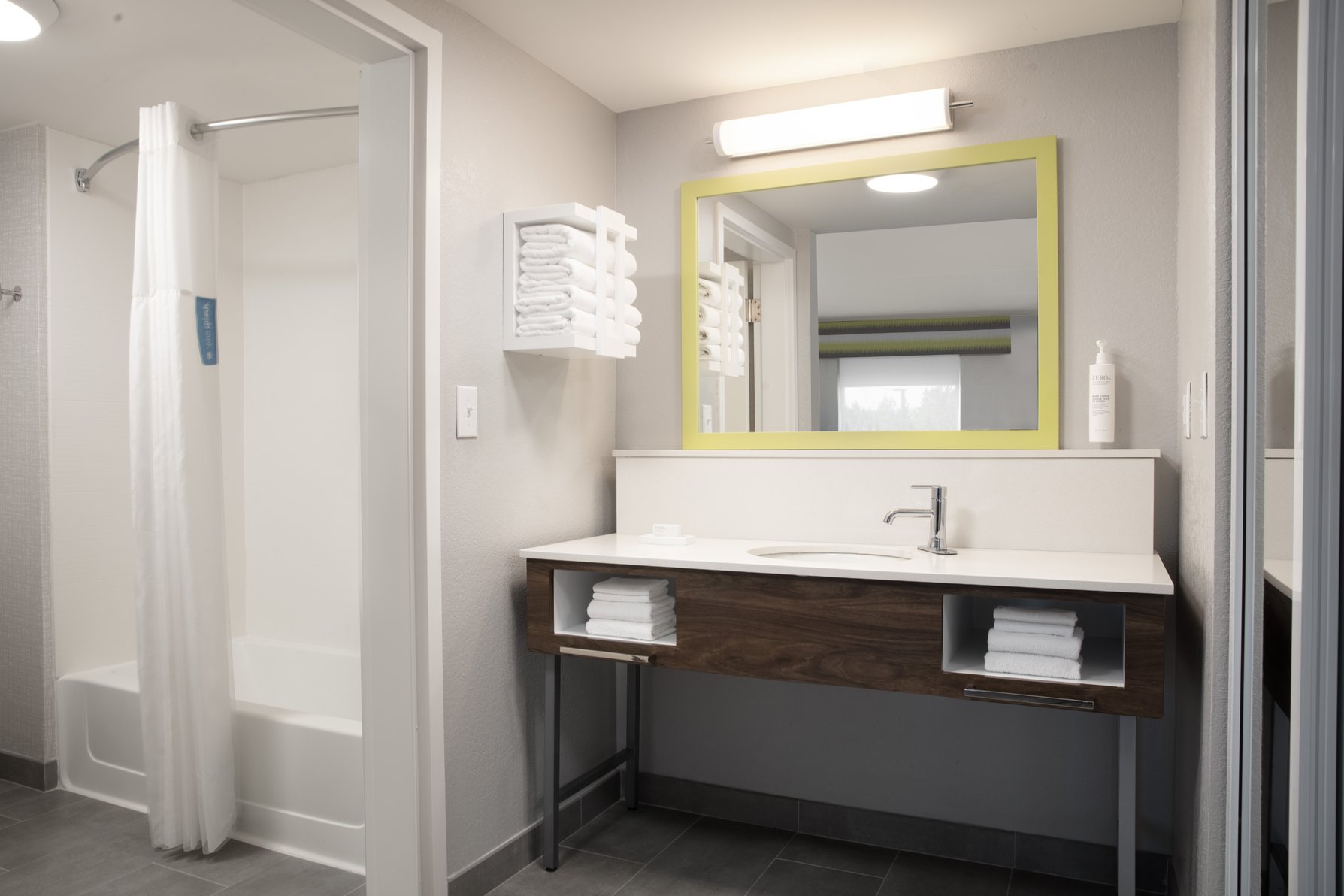 Hampton Inn by Hilton KINGSLAND Room Type - 2QN HEARING ACC STUDIO NS