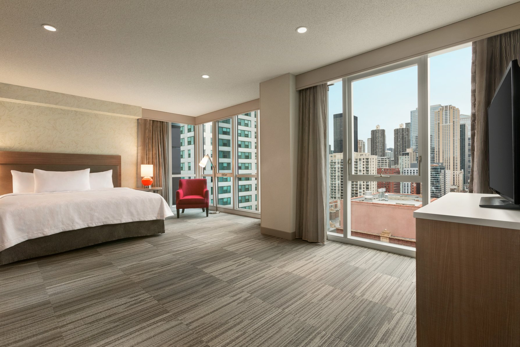 Home2 Suites by Hilton Chicago River North Room Type - 1KG MOB HR RI SHWR STE CVW