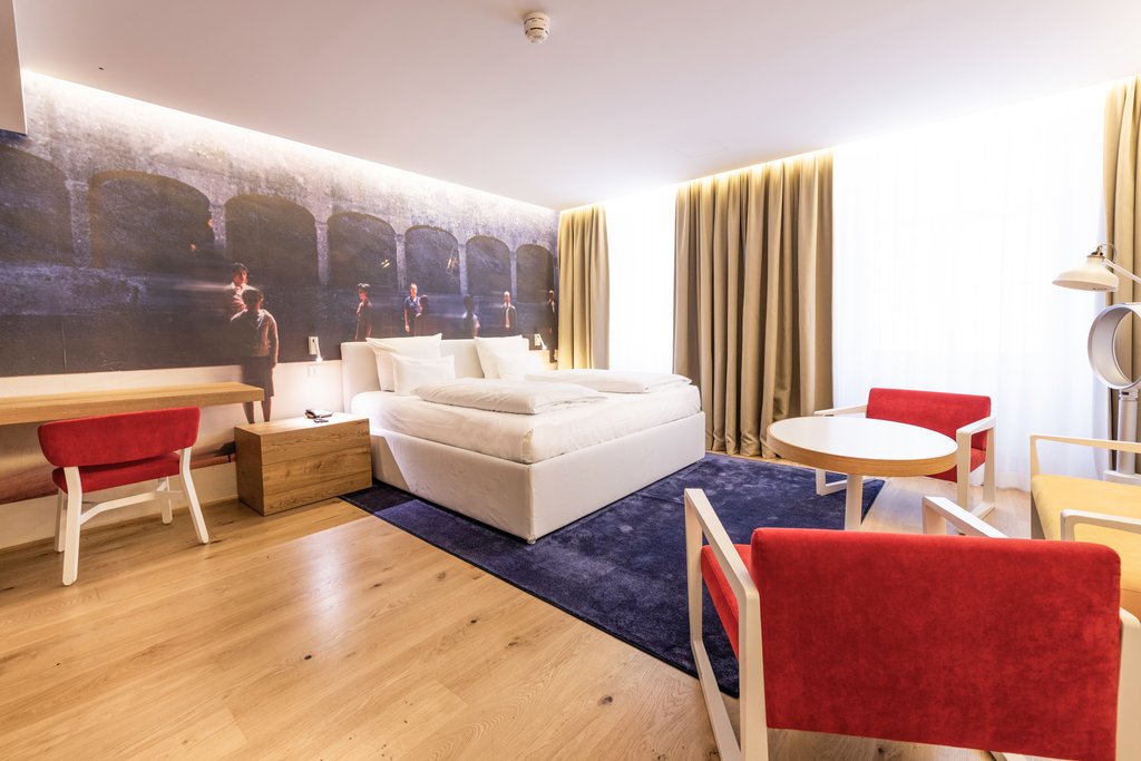 Guest photo