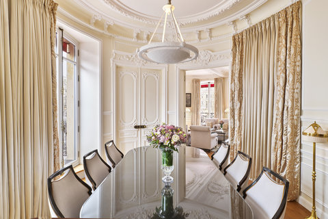 Suite Signature George V