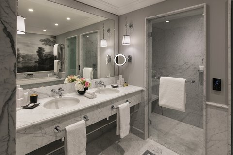 Suite Harcourt Paris