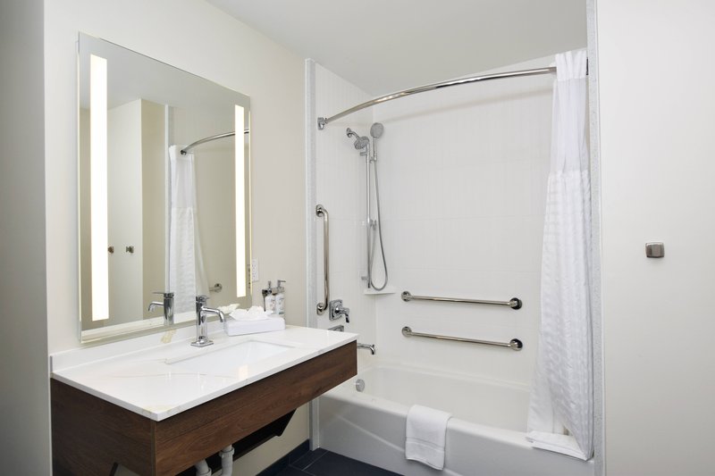 STAYBRIDGE SUITES NOVI