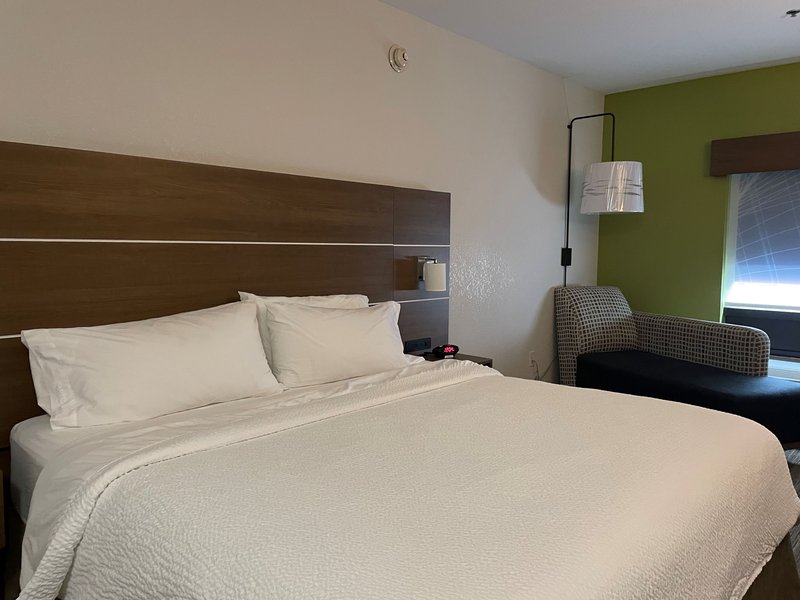 HOLIDAY INN EXP STES FRANKLIN