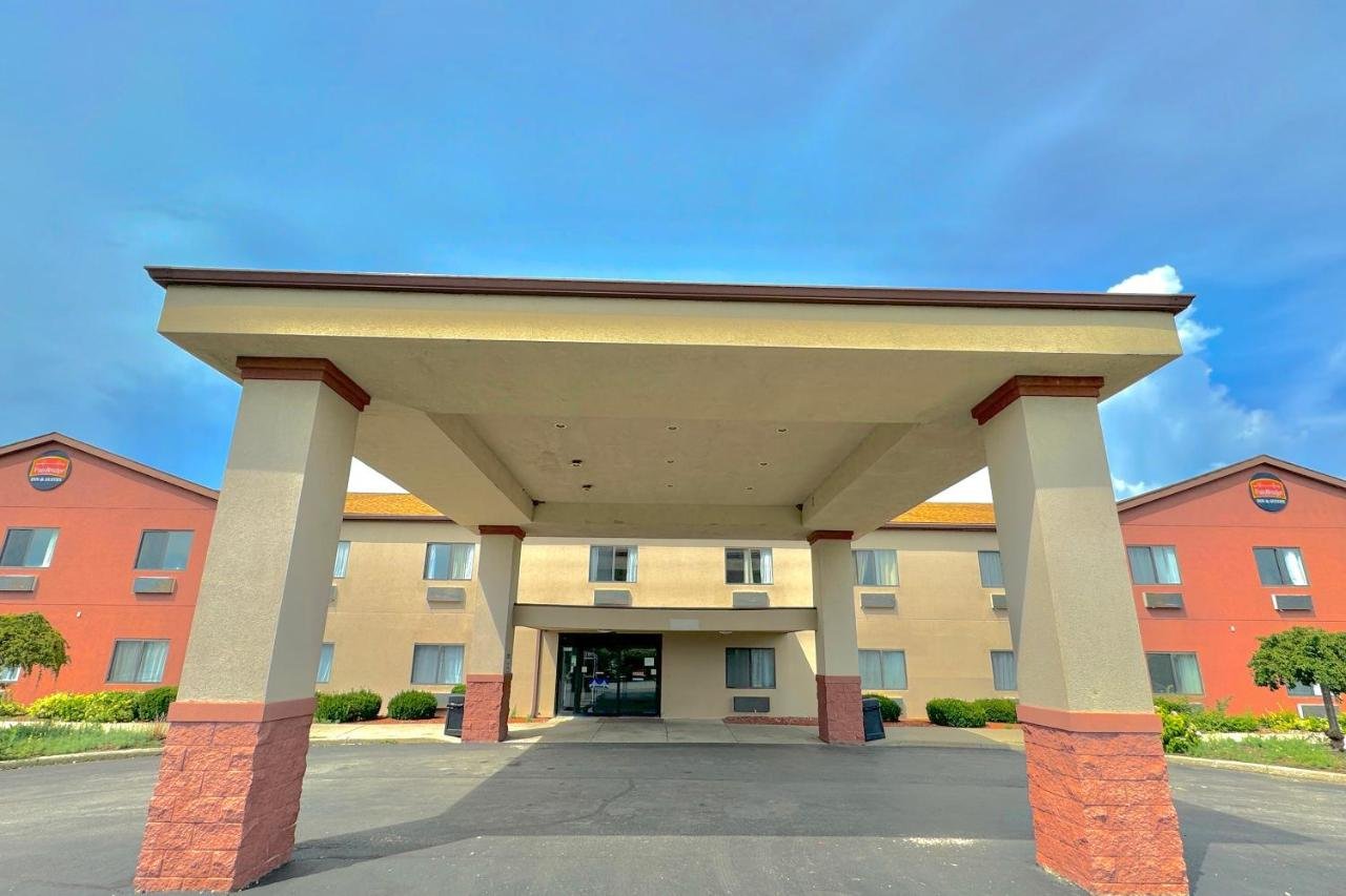 FairBridge Inn & Suites Batavia-Darien