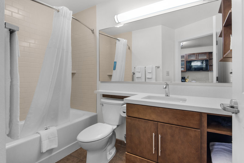 Candlewood Suites Pensacola – N Davis Hwy
