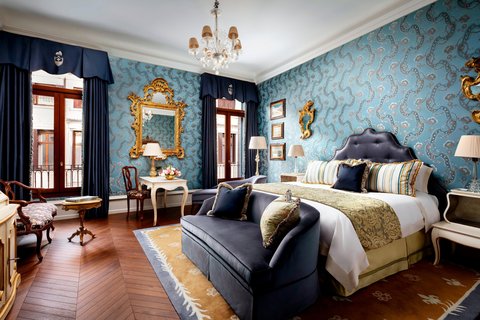 King Giglio Prestige Guest Room