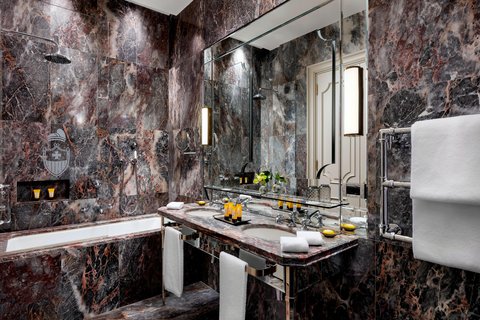 Landmark Grand Canal Guest Bathroom