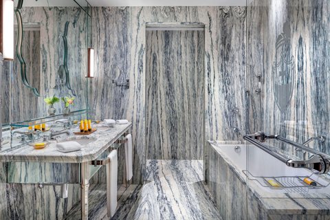 Sestiere Suite Bathroom