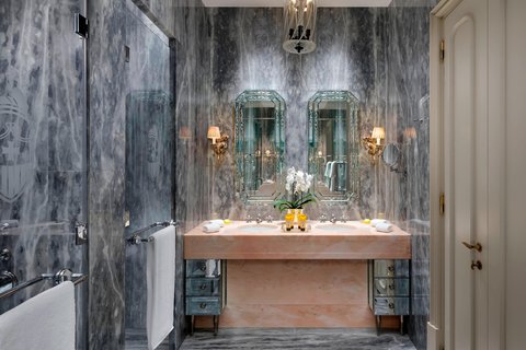The Somerset Maugham Royal Suite