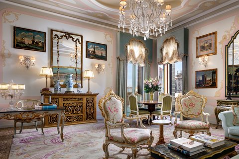 The Pisani Palazzo Canal Suite
