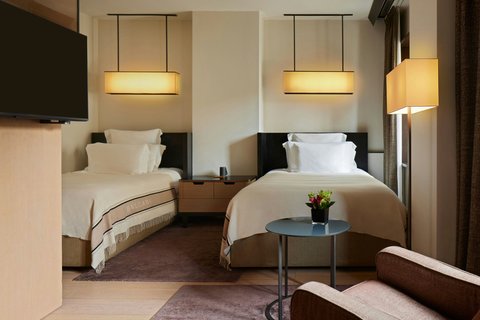 Deluxe room Queen beds