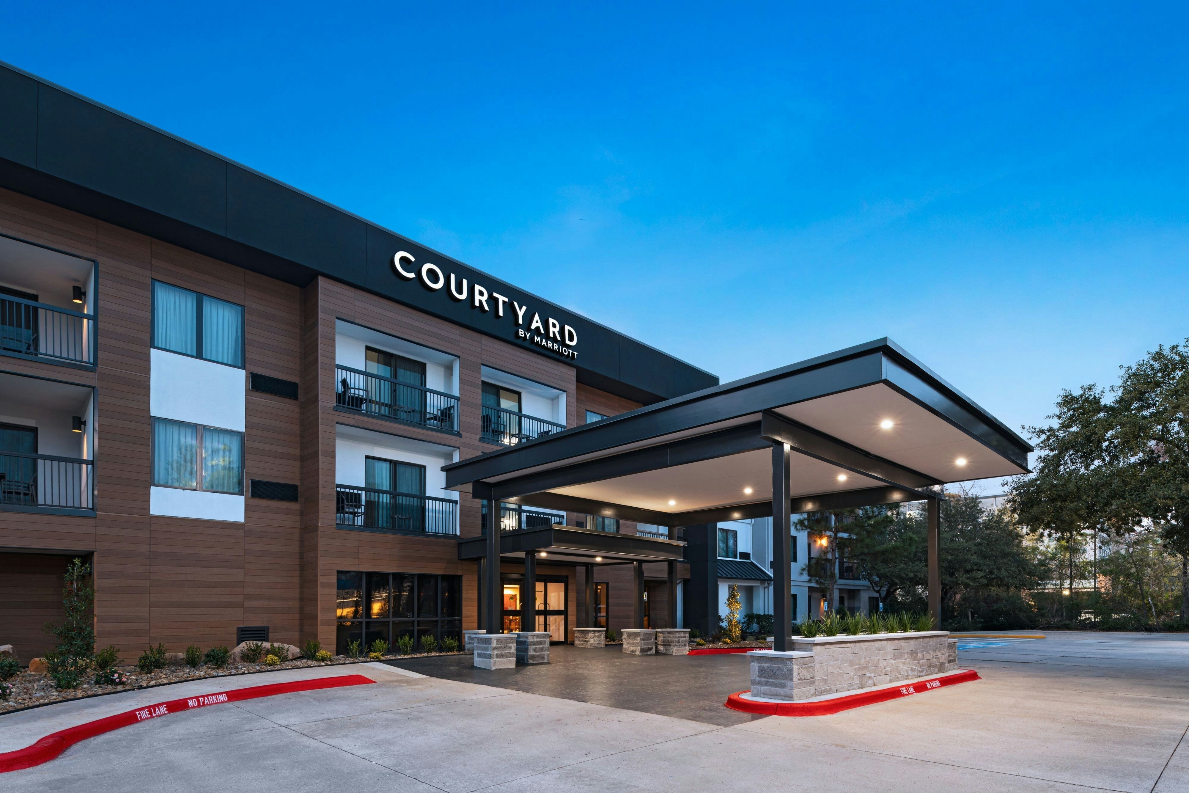 Courtyard Houston The Woodlands