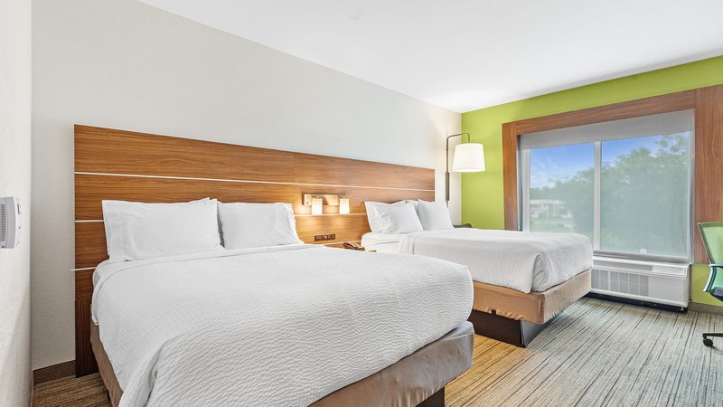 TWO QUEEN BEDS NONSMOKE