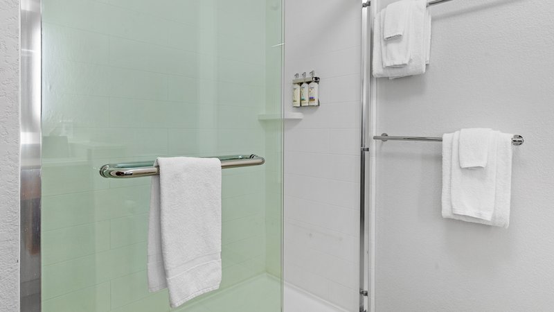 Holiday Inn Express and Suites Mobile – University Area