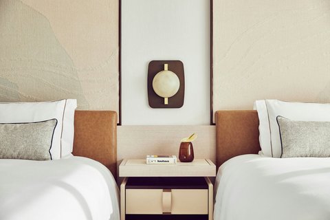 Scenic Room Twin Bedside